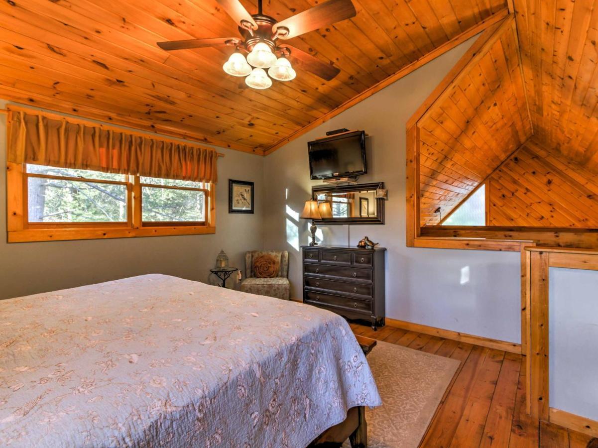 Cozy Nest Gatlinburg Cabin With Porch And Jacuzzi! Villa Esterno foto