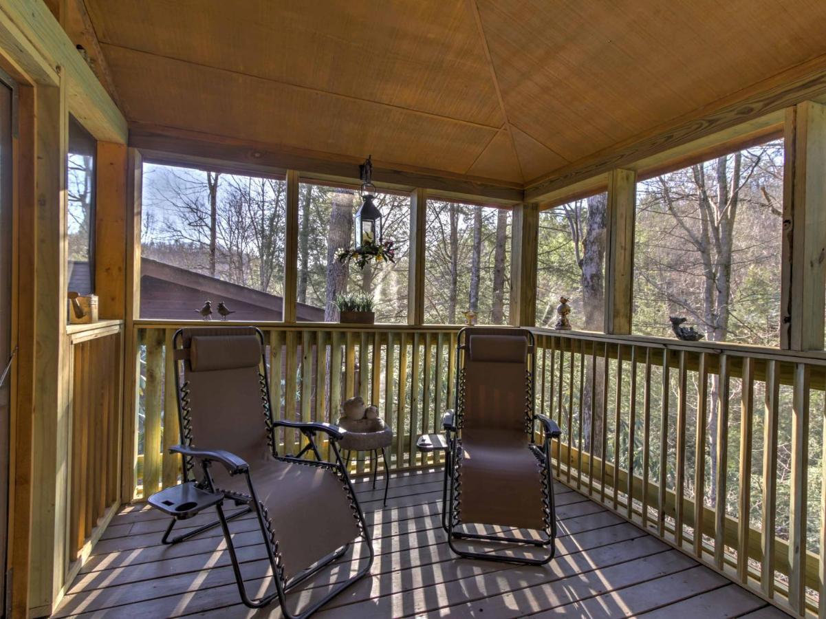 Cozy Nest Gatlinburg Cabin With Porch And Jacuzzi! Villa Esterno foto